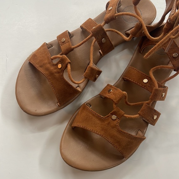 SO Tan Suede Gladiator Sandals - Picture 3 of 4